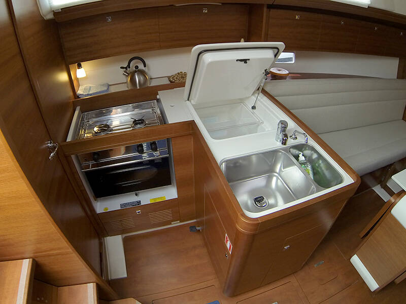 Sailing yacht Dufour 350 GL Luka
