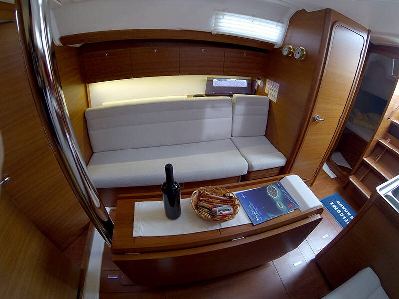 Sailing yacht Dufour 350 GL Luka