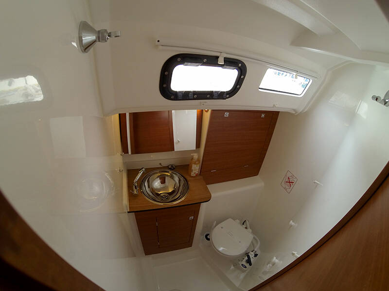 Sailing yacht Dufour 350 GL Luka