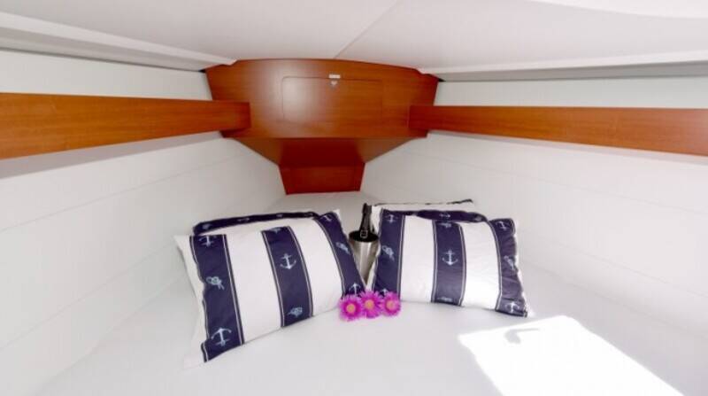 Sailing yacht Dufour 350 GL Navita
