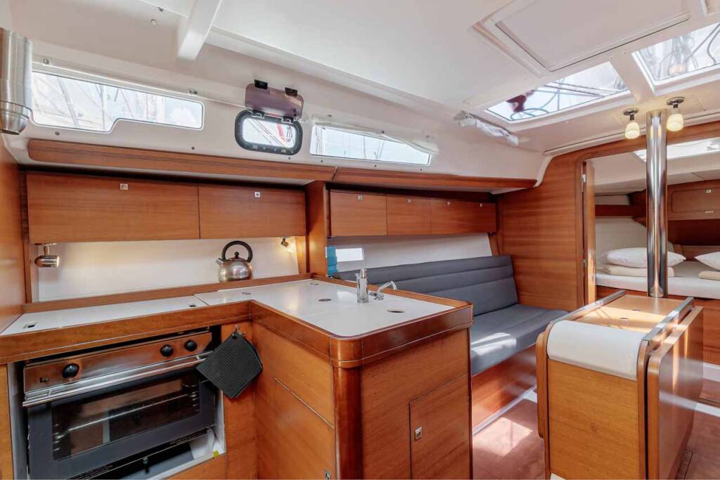 Sailing yacht Dufour 350 GL Wave