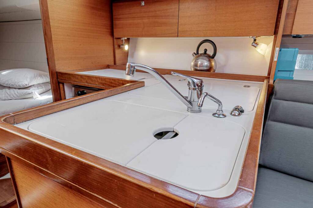 Sailing yacht Dufour 350 GL Wave