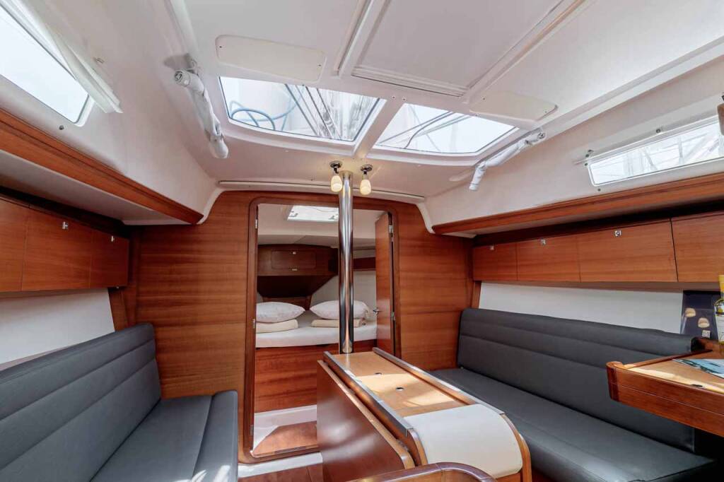 Sailing yacht Dufour 350 GL Wave