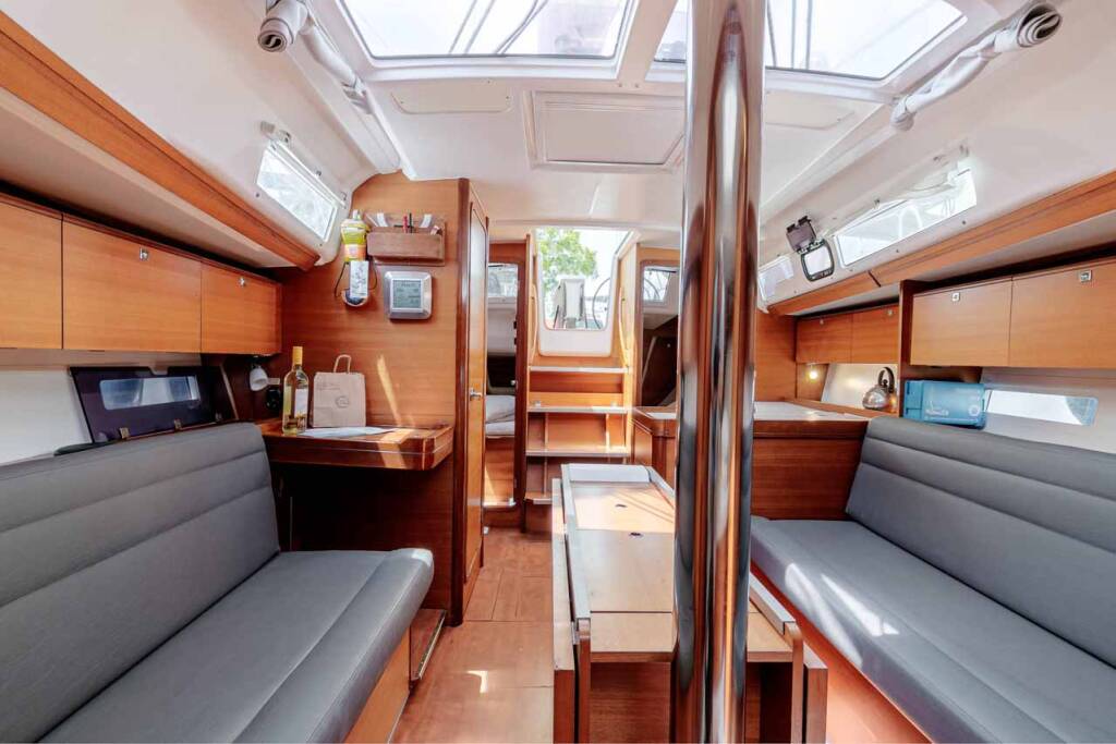 Sailing yacht Dufour 350 GL Wave