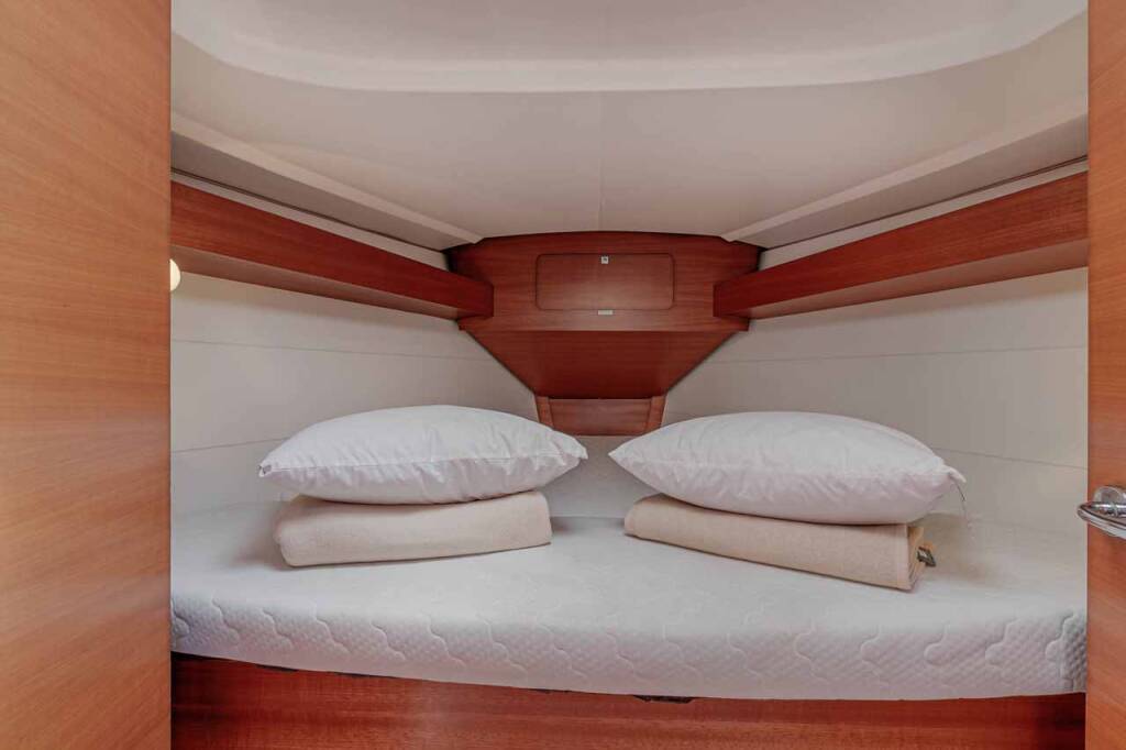Sailing yacht Dufour 350 GL Wave