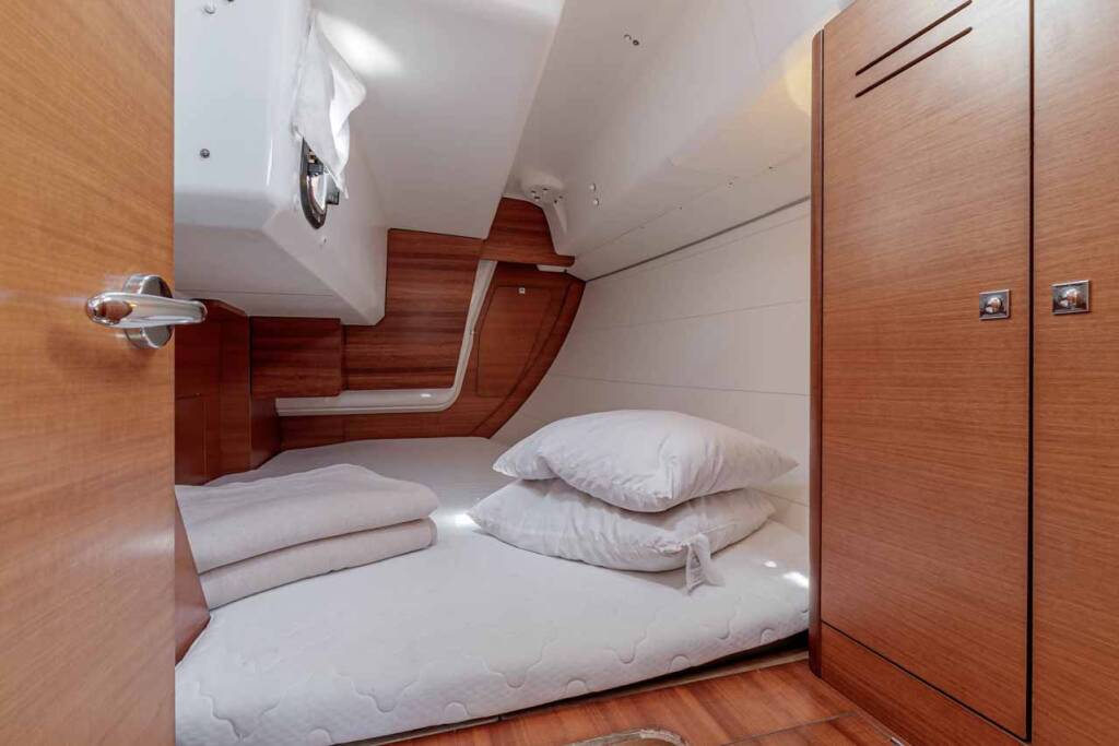 Sailing yacht Dufour 350 GL Wave