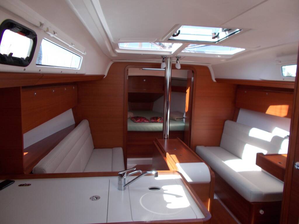 Segelyachten Dufour 350 GL Moonsail