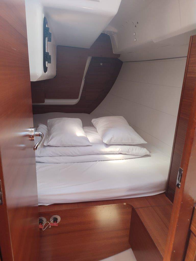 Sailing yacht Dufour 350 GL Spinaker