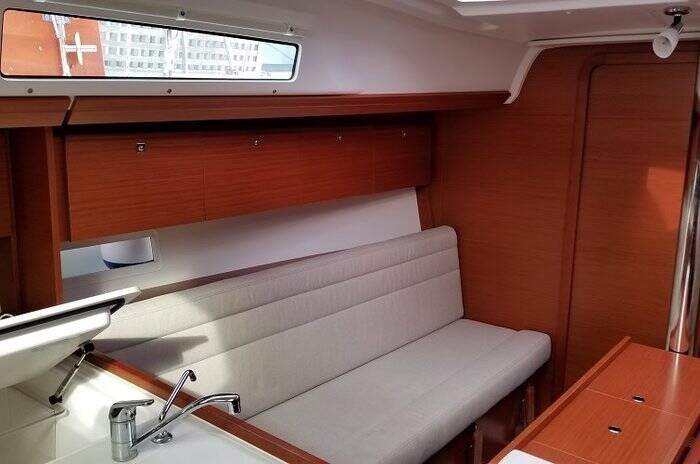 Sailing yacht Dufour 350 GL Friday