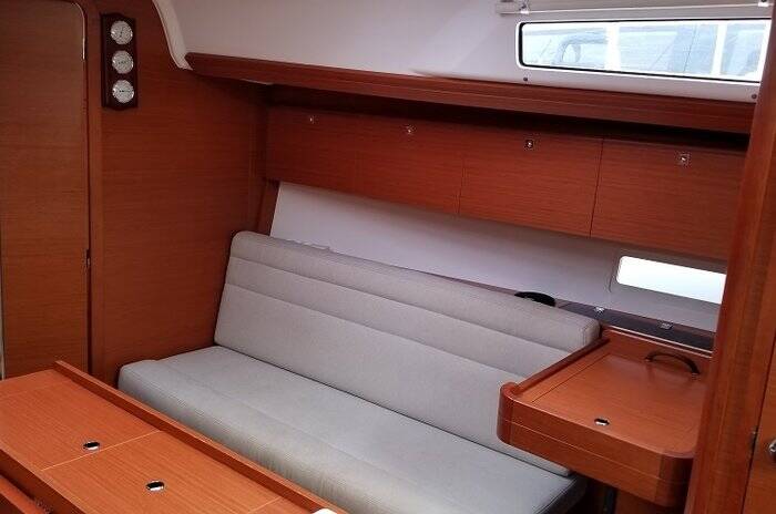 Sailing yacht Dufour 350 GL Friday