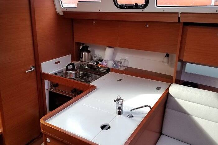 Sailing yacht Dufour 350 GL Friday