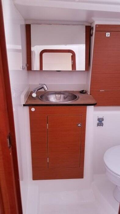 Sailing yacht Dufour 350 GL Friday