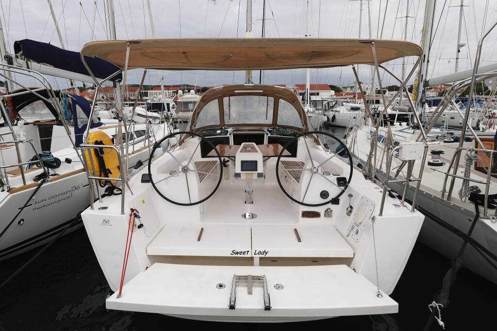 Sailing yacht Dufour 350 GL Sweet Lady