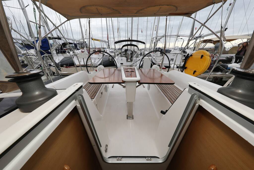 Sailing yacht Dufour 350 GL Sweet Lady