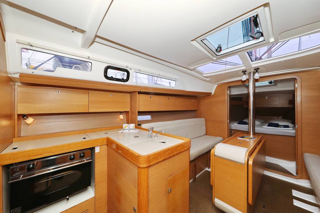 Sailing yacht Dufour 350 GL Sweet Lady