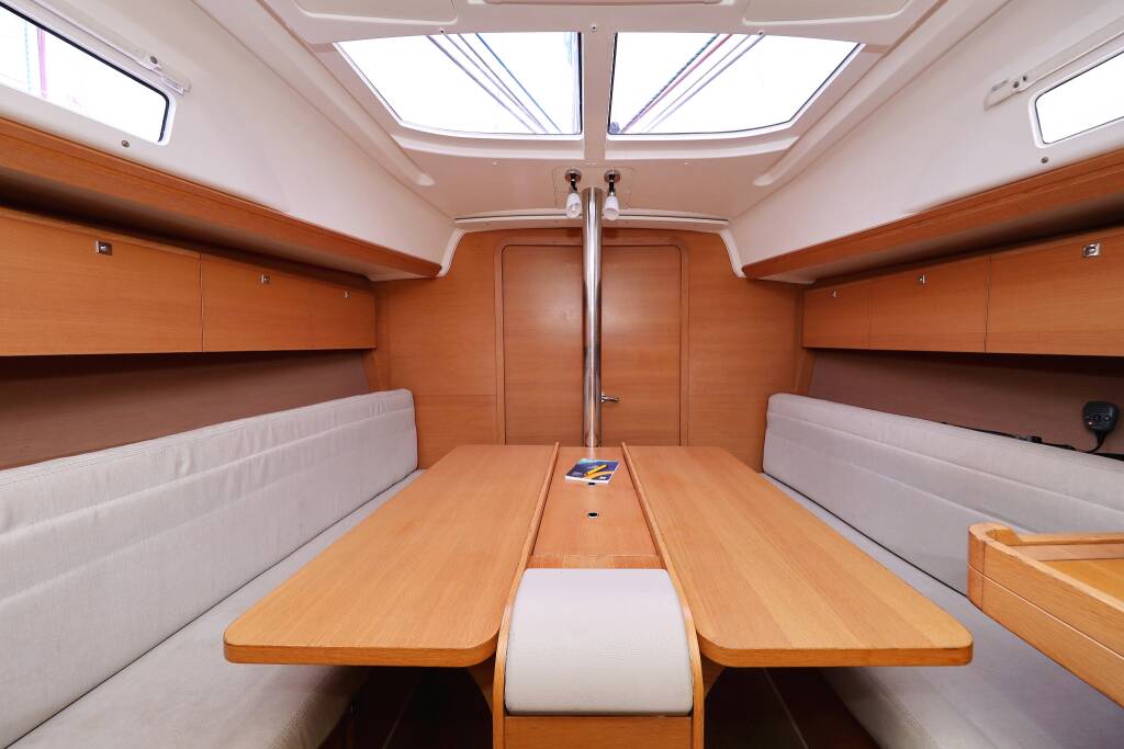 Sailing yacht Dufour 350 GL Sweet Lady