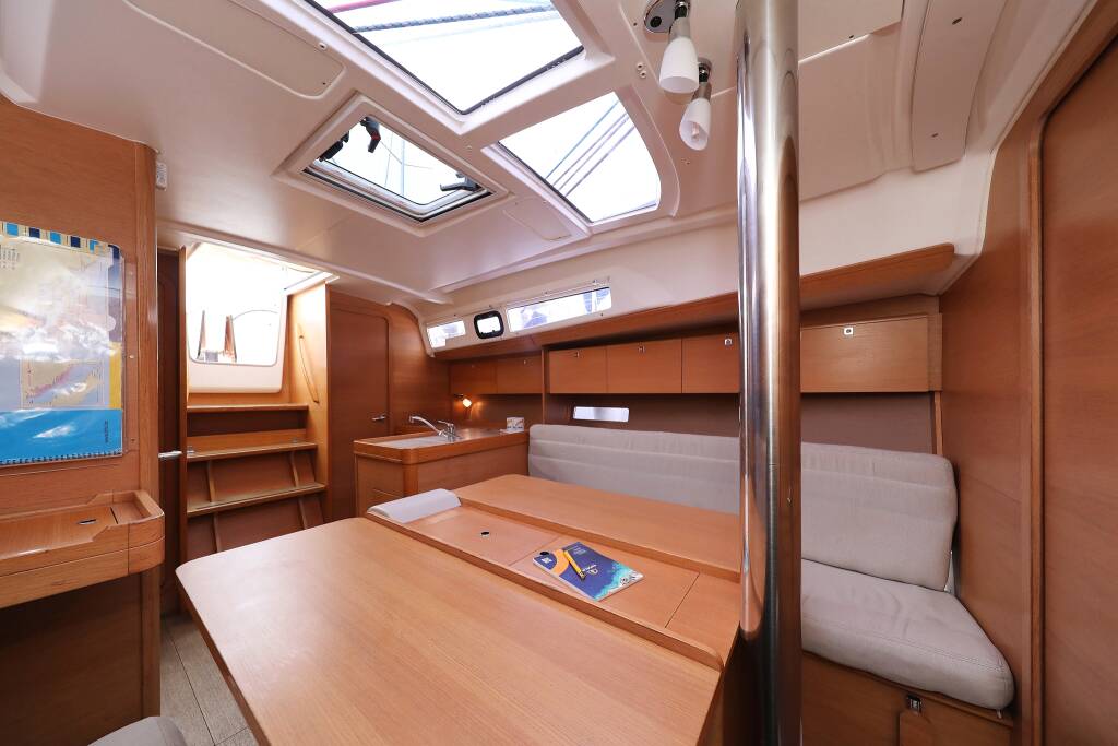 Sailing yacht Dufour 350 GL Sweet Lady