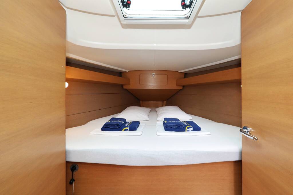 Sailing yacht Dufour 350 GL Sweet Lady