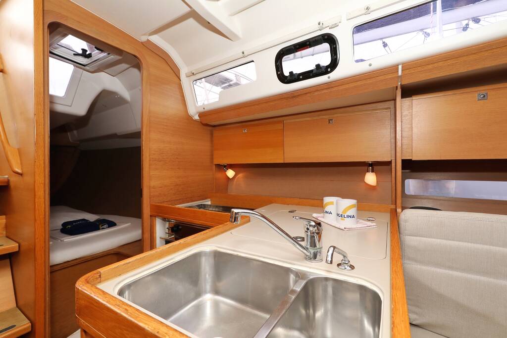 Sailing yacht Dufour 350 GL Sweet Lady