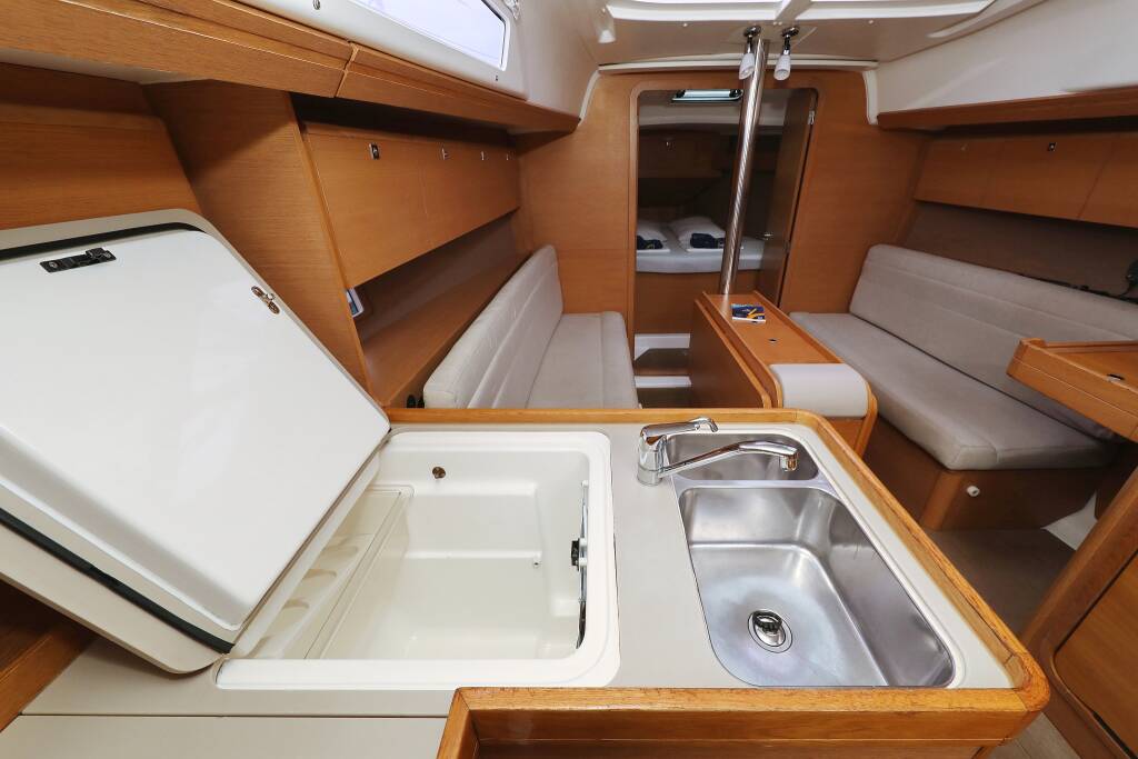 Sailing yacht Dufour 350 GL Sweet Lady