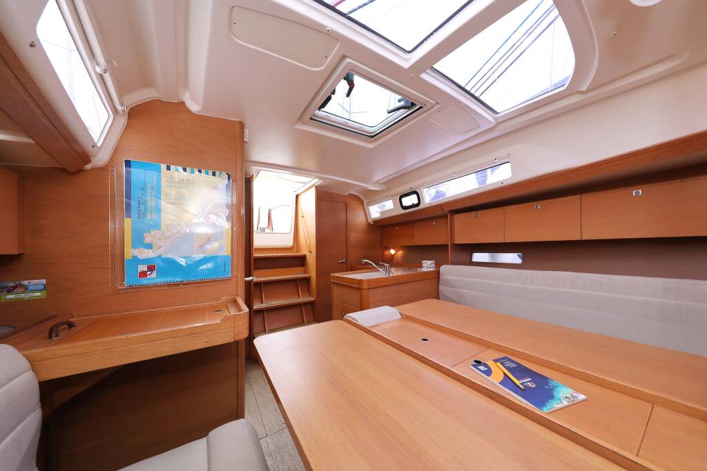 Sailing yacht Dufour 350 GL Sweet Lady