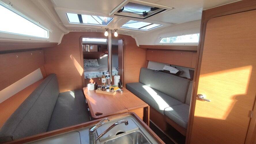 Sailing yacht Dufour 360 GL Gracia