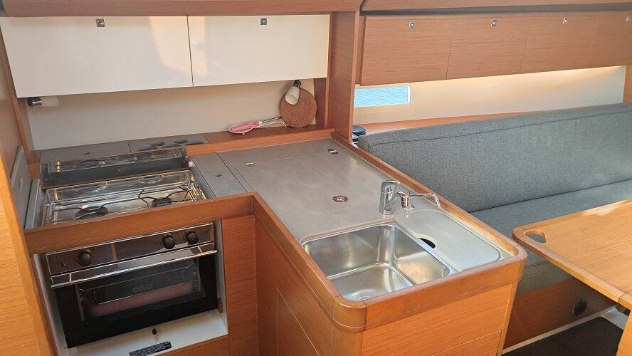 Sailing yacht Dufour 360 GL Gracia
