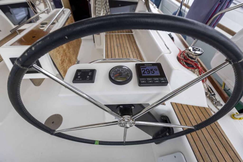 Sailing yacht Dufour 360 GL Shakey Ground