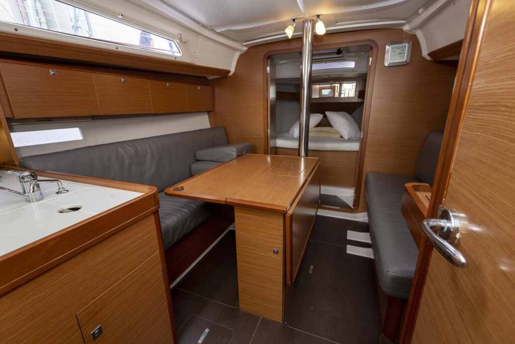 Sailing yacht Dufour 360 GL Shakey Ground