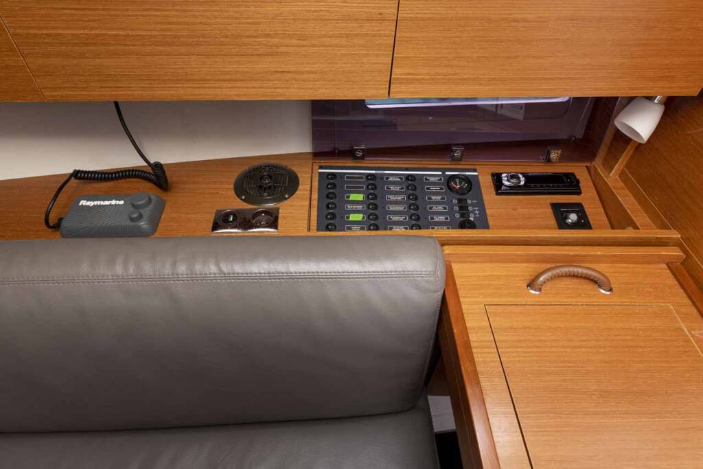 Sailing yacht Dufour 360 GL Shakey Ground