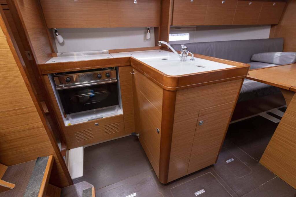 Sailing yacht Dufour 360 GL Shakey Ground