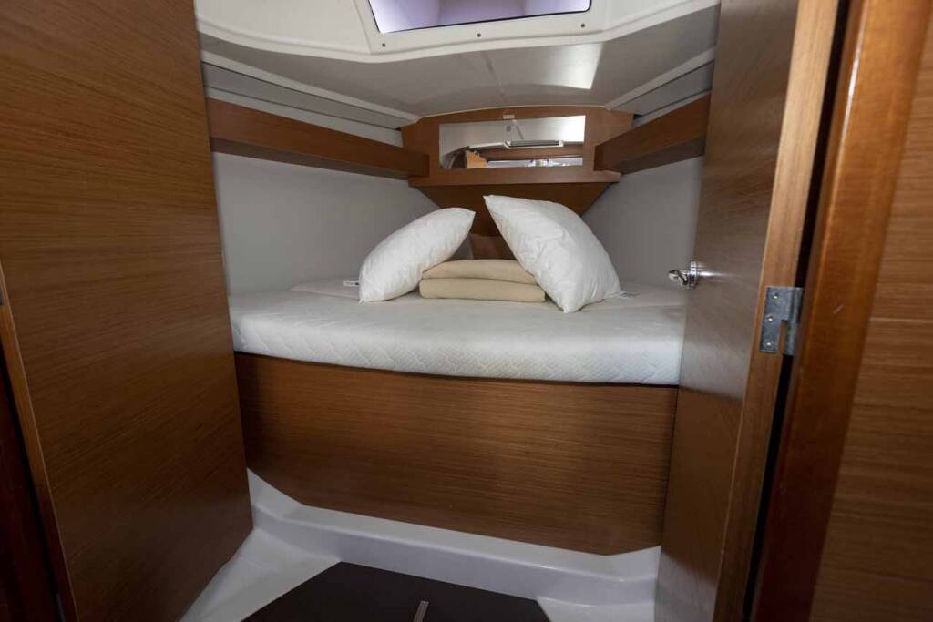 Sailing yacht Dufour 360 GL Shakey Ground
