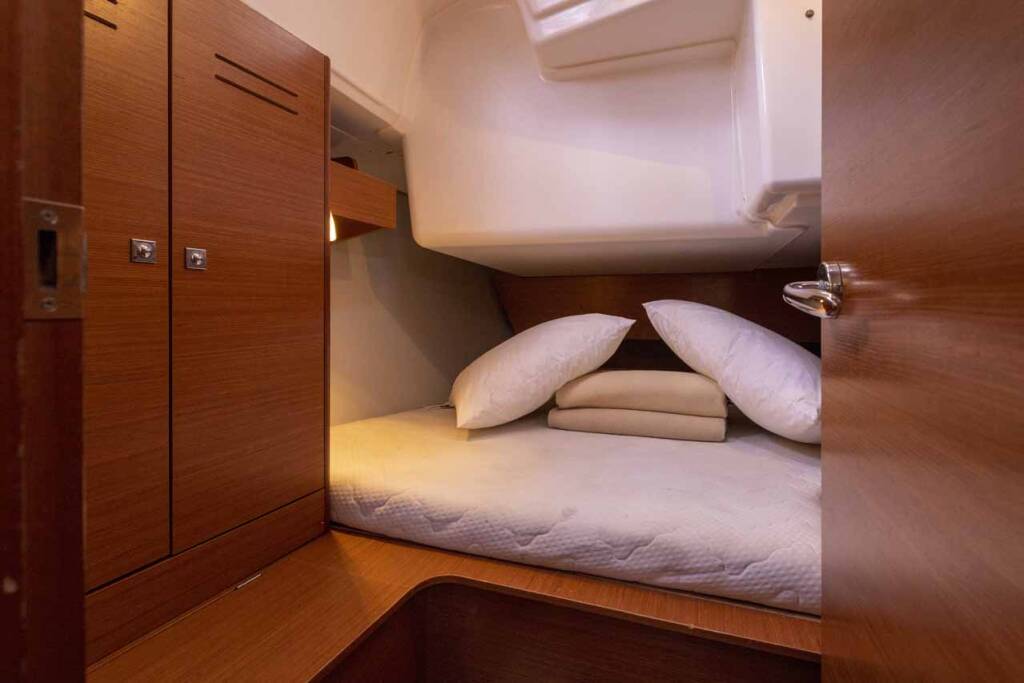 Sailing yacht Dufour 360 GL Shakey Ground