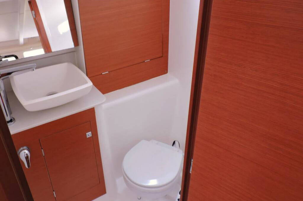 Sailing yacht Dufour 360 GL Shakey Ground