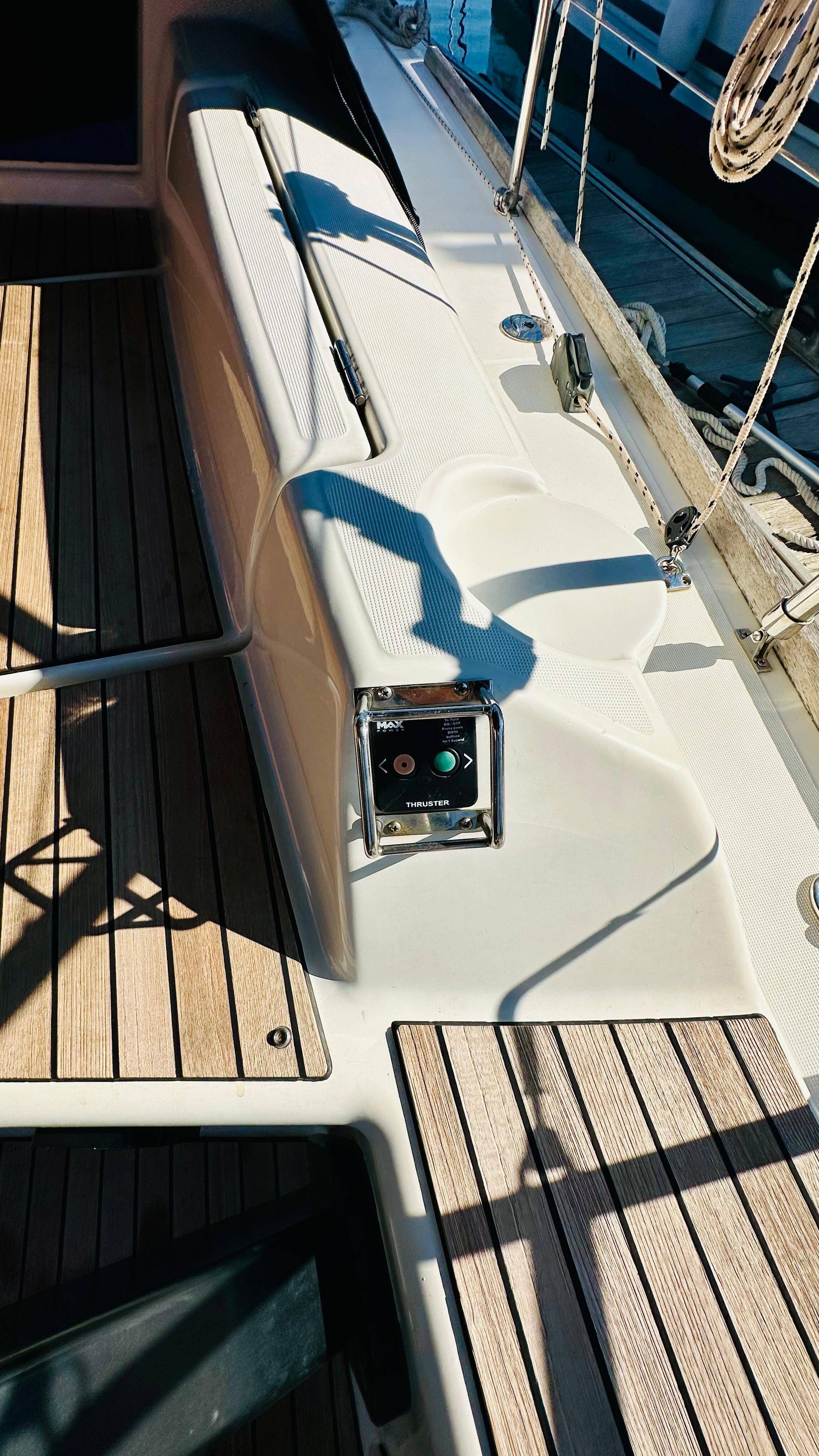 Sailing yacht Dufour 360 GL Alpha