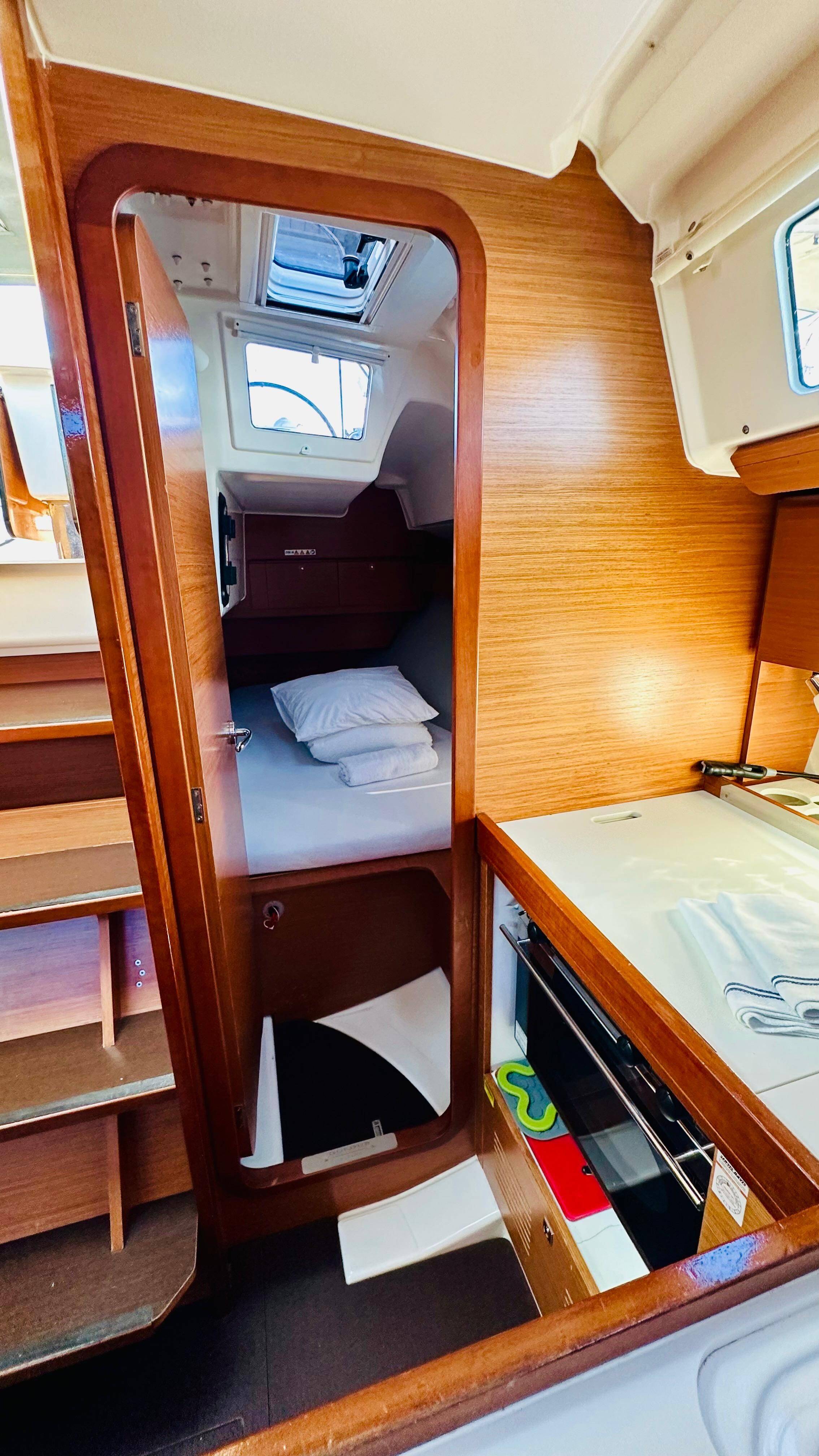 Sailing yacht Dufour 360 GL Alpha