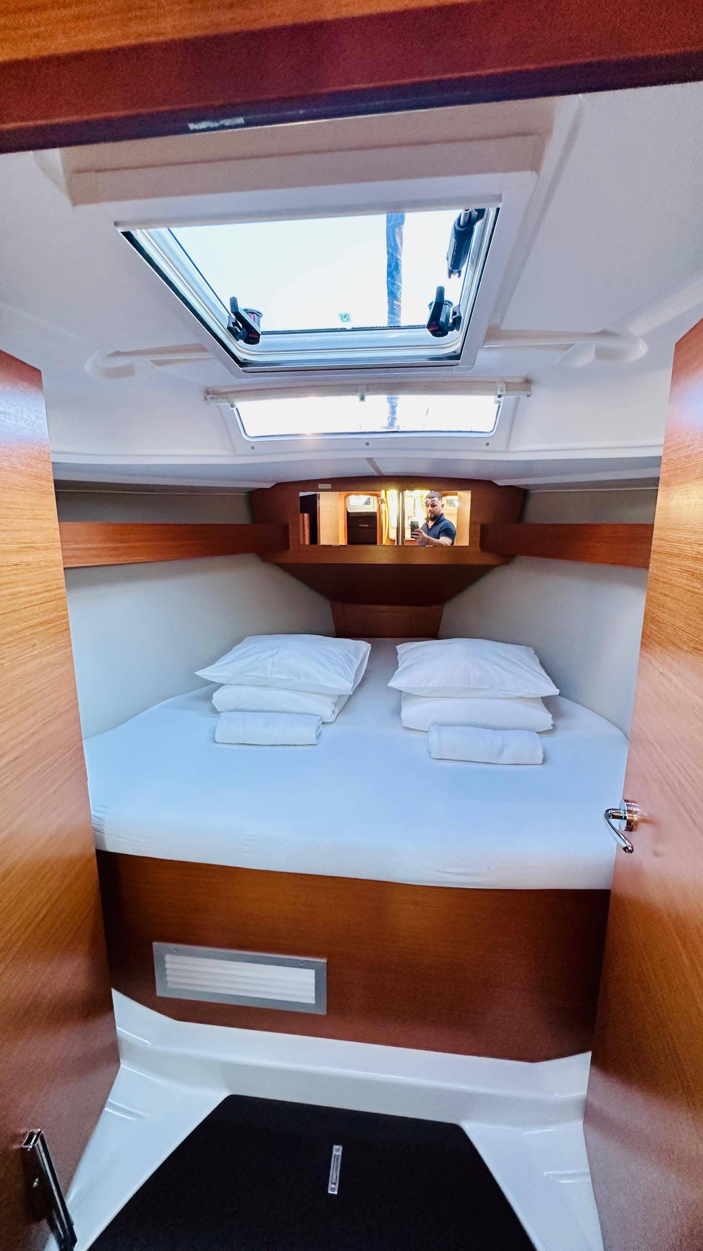 Sailing yacht Dufour 360 GL Alpha