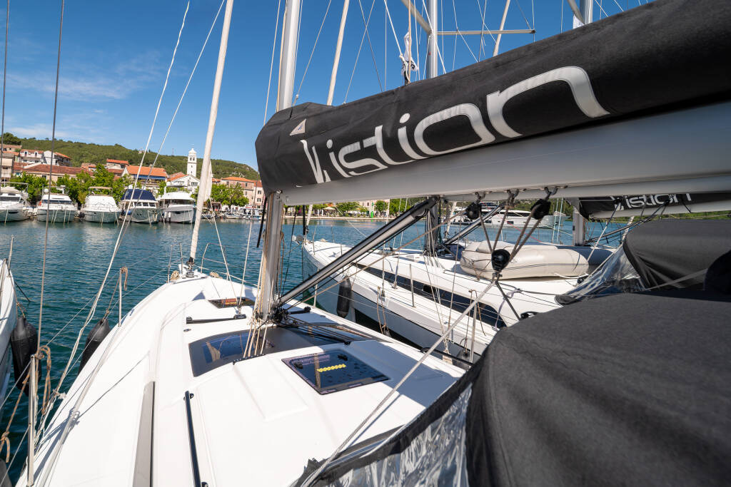 Segelyachten Dufour 37 First Laugh