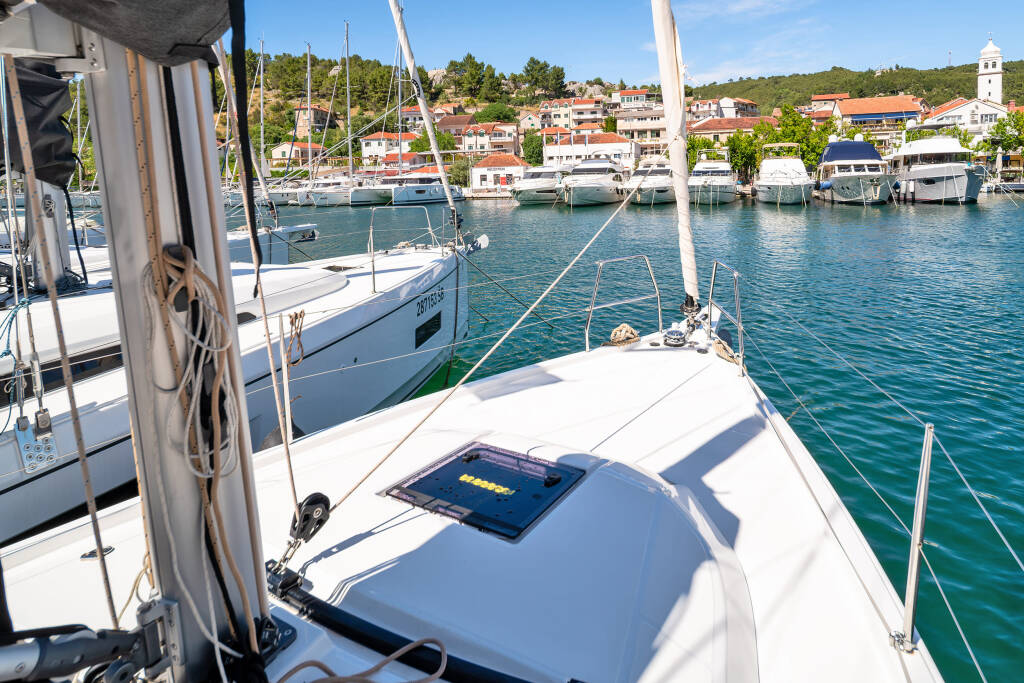 Segelyachten Dufour 37 First Laugh