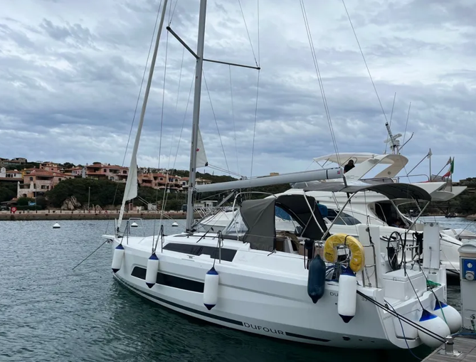 Sailing yacht Dufour 37 Alma