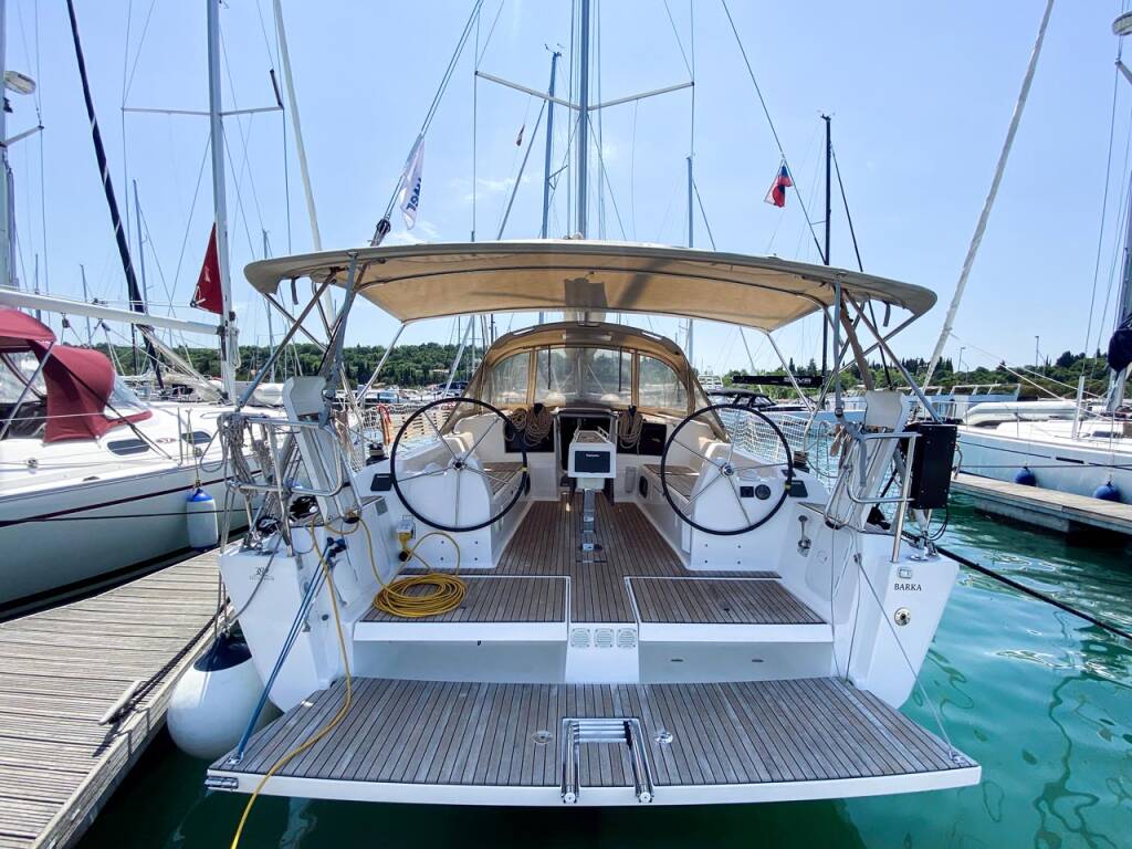 Sailing yacht Dufour 382 GL Barka