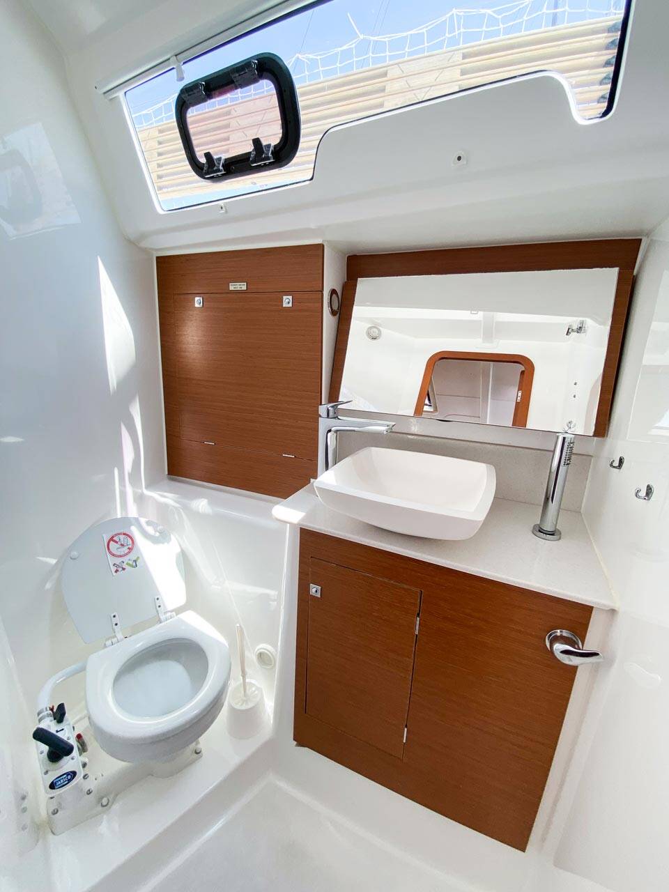 Sailing yacht Dufour 382 GL Barka