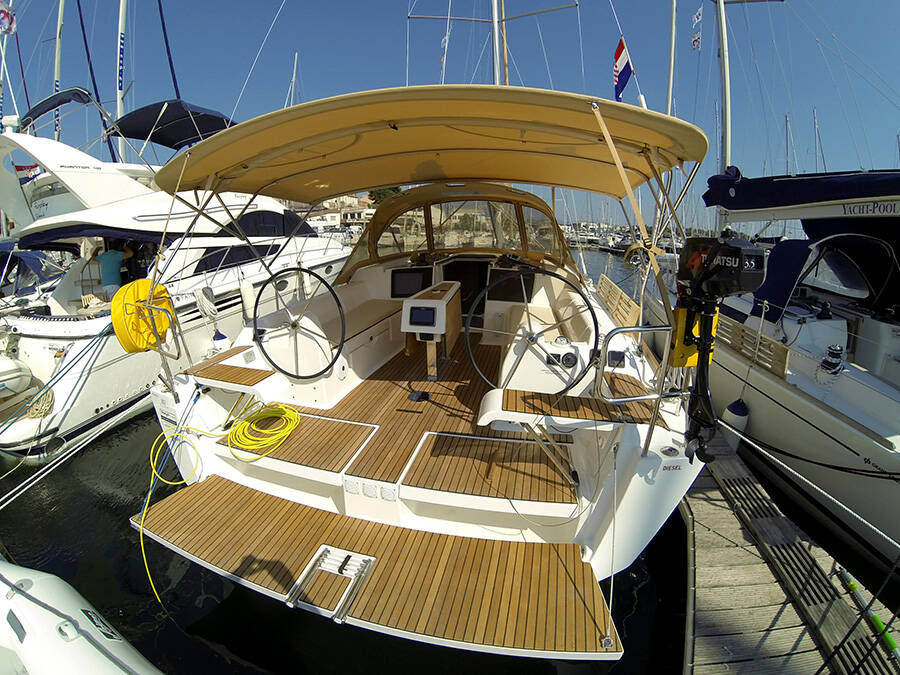 Sailing yacht Dufour 382 GL Major Tom