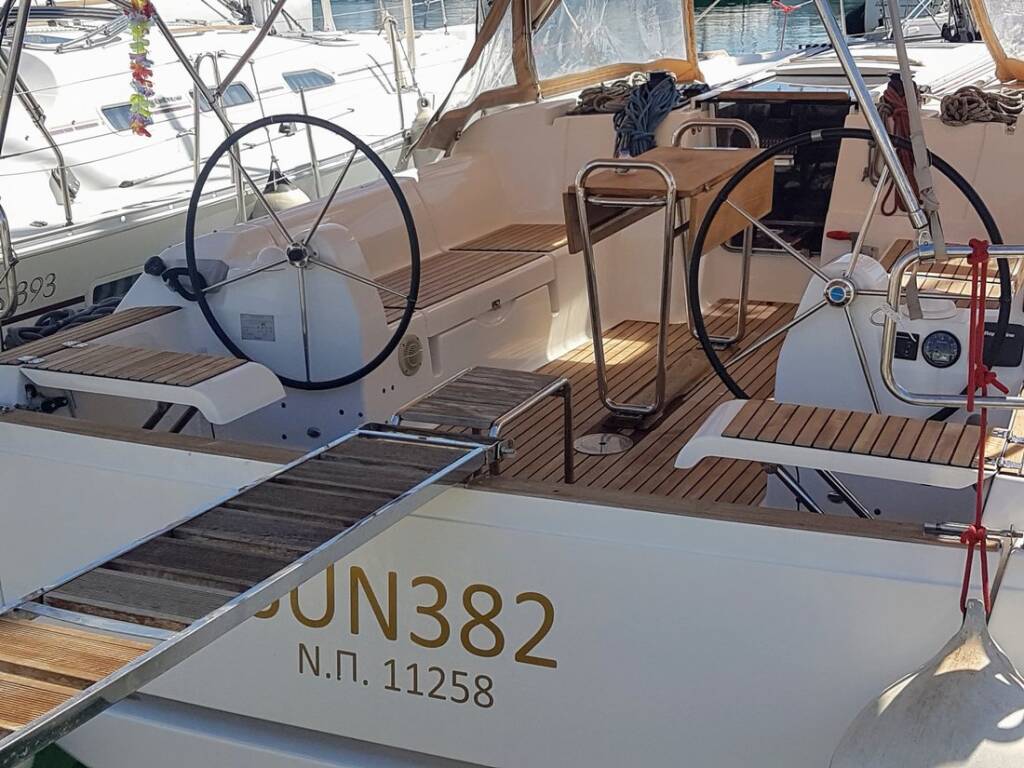 Segelyachten Dufour 382 GL Sun 382