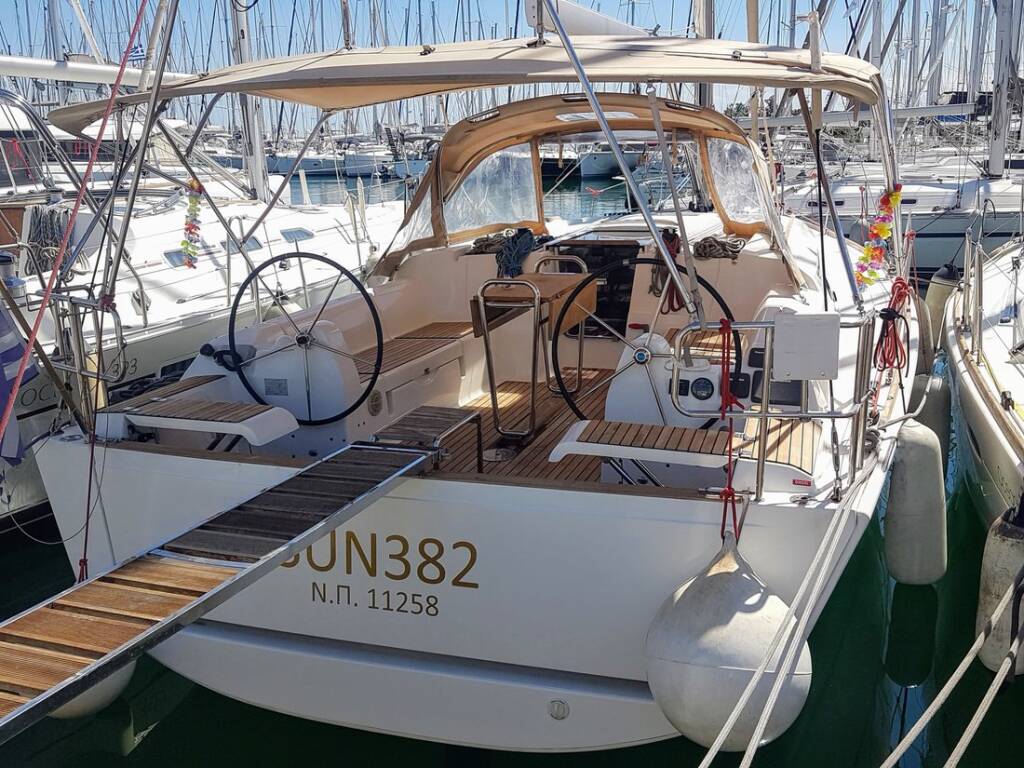 Segelyachten Dufour 382 GL Sun 382