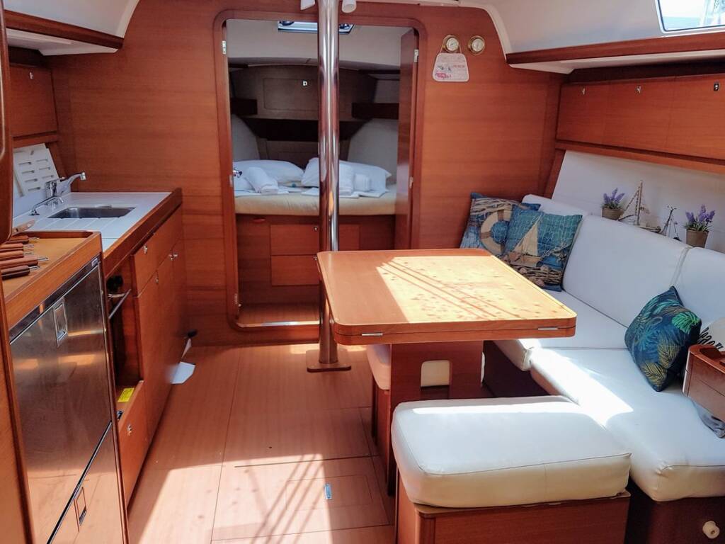 Segelyachten Dufour 382 GL Sun 382