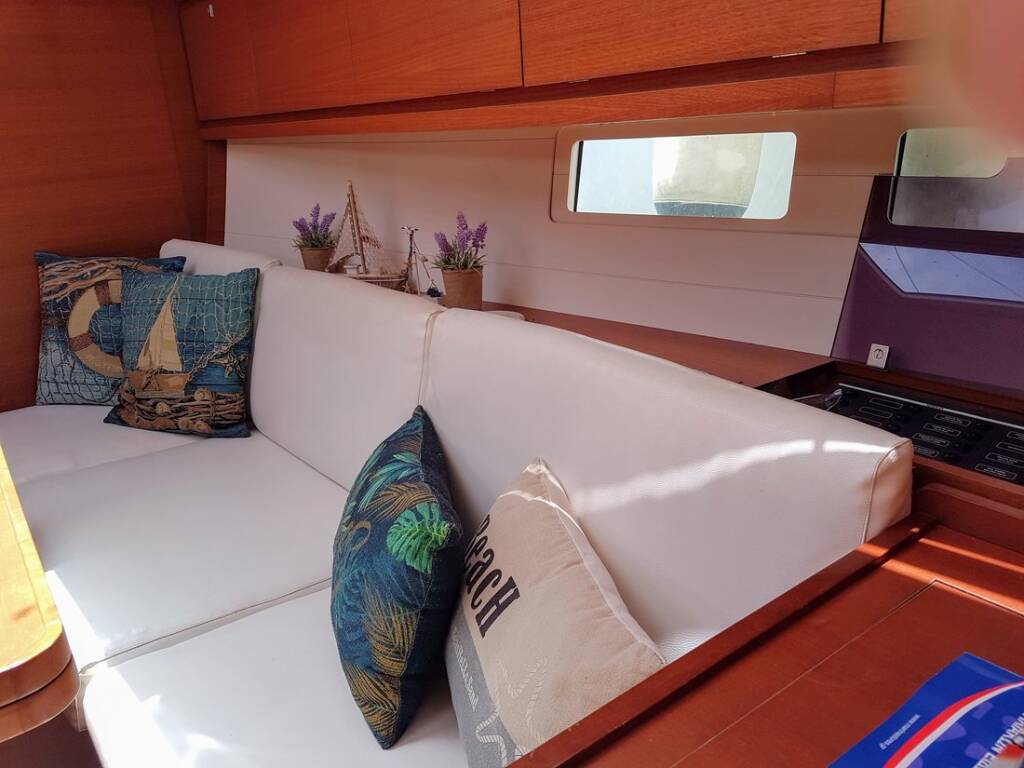 Segelyachten Dufour 382 GL Sun 382