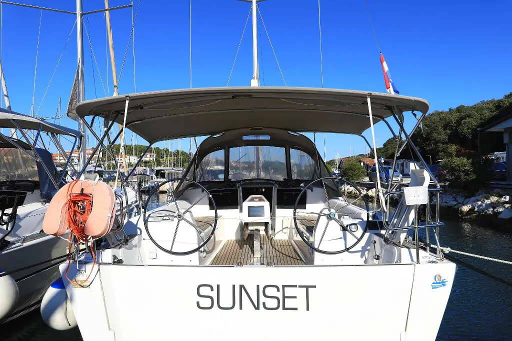 Sailing yacht Dufour 382 GL ECONOMY