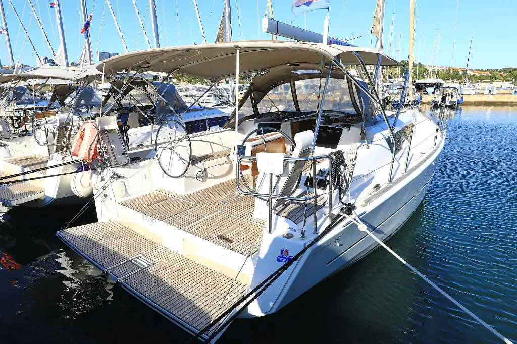 Sailing yacht Dufour 382 GL ECONOMY