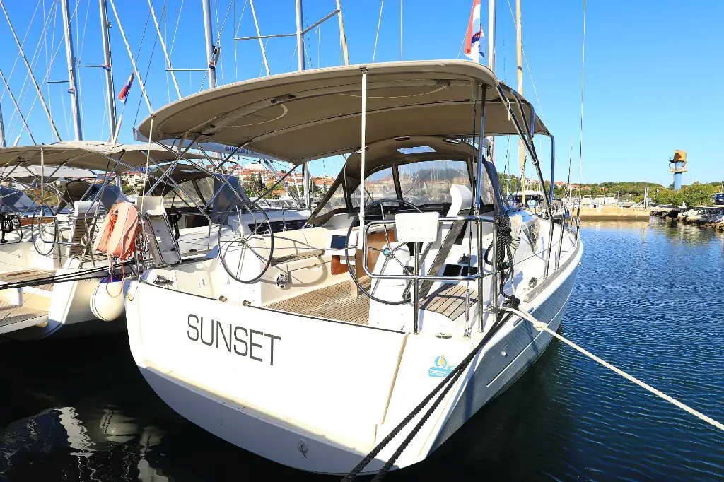 Sailing yacht Dufour 382 GL ECONOMY